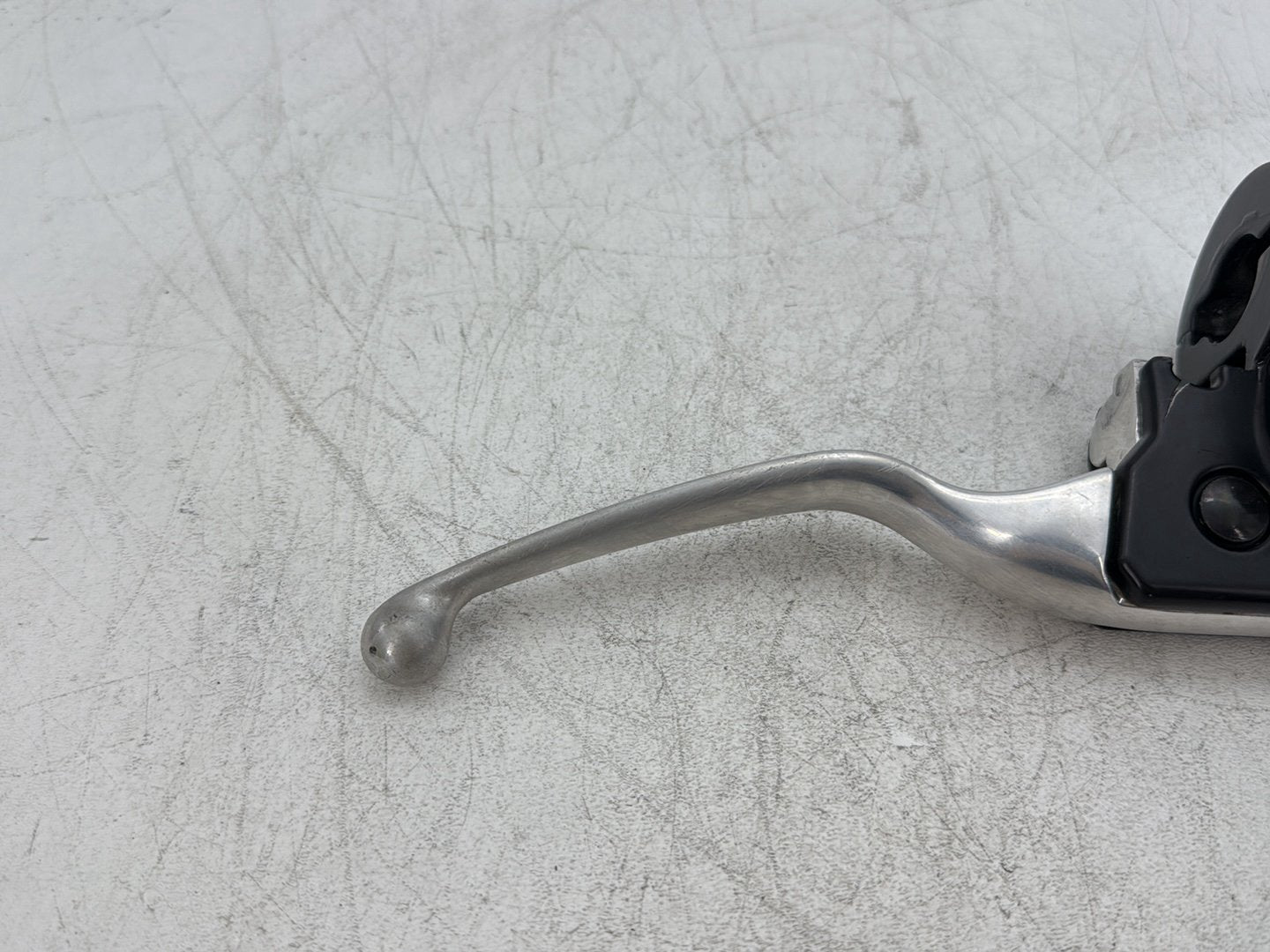 2010 Harley Street Glide Touring FLHX OEM Front Right Brake Lever Master Cylinder