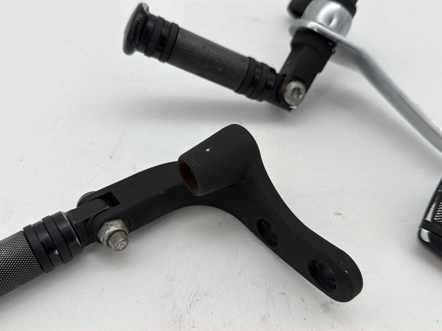 2008 Harley Dyna Fat Bob FXDF OEM Left Right Foot Brake Control Pegs