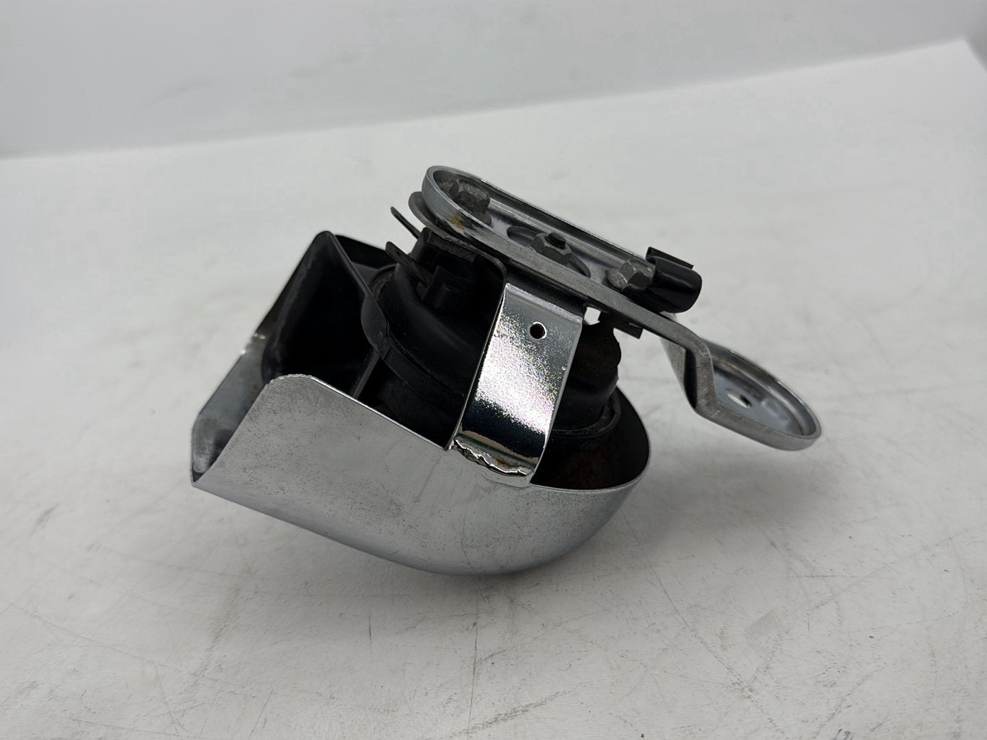 2008 Harley Touring FLHTCU Electra Glide Ultra OEM Horn Signal Klaxon Chrome Cover