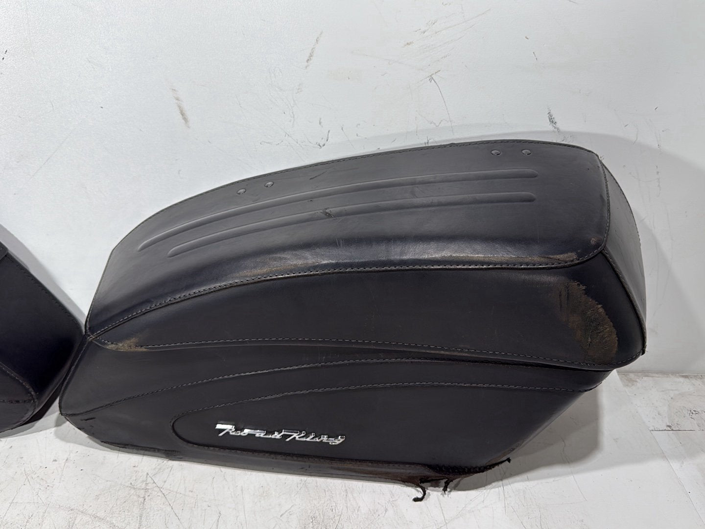 2004 Harley Road King Touring Custom FLHRSI OEM Rear Left Right Saddlebags Luggage Leather