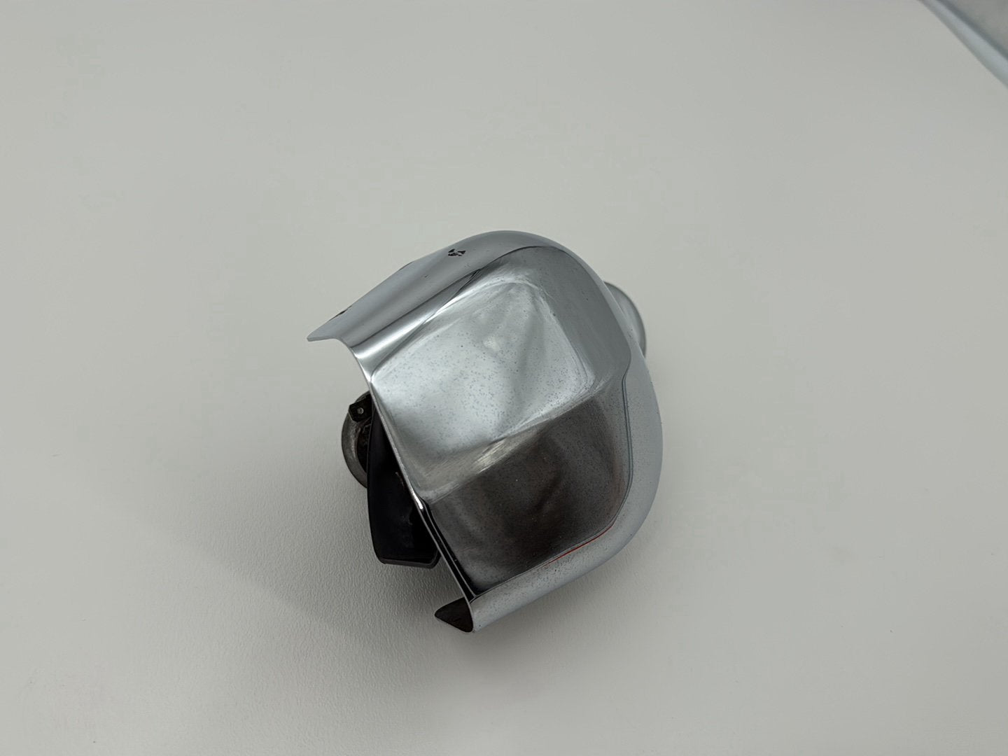 2006 - 2017 Harley-Davidson Dyna Street Bob Horn Signal Klaxon Chrome Cover 69012-93A