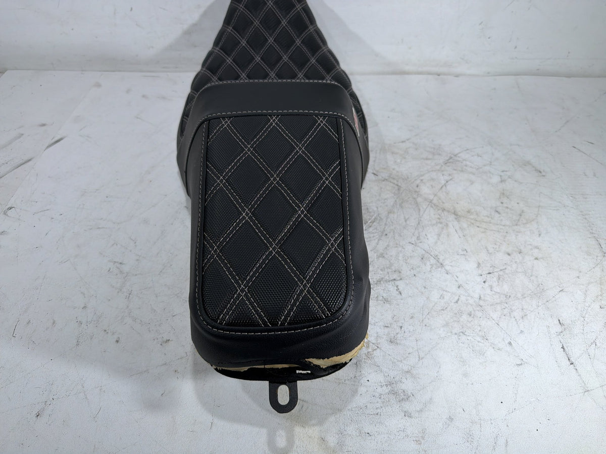 2009 Harley Street Glide Touring FLHX Passenger Rider Driver Seat Saddle