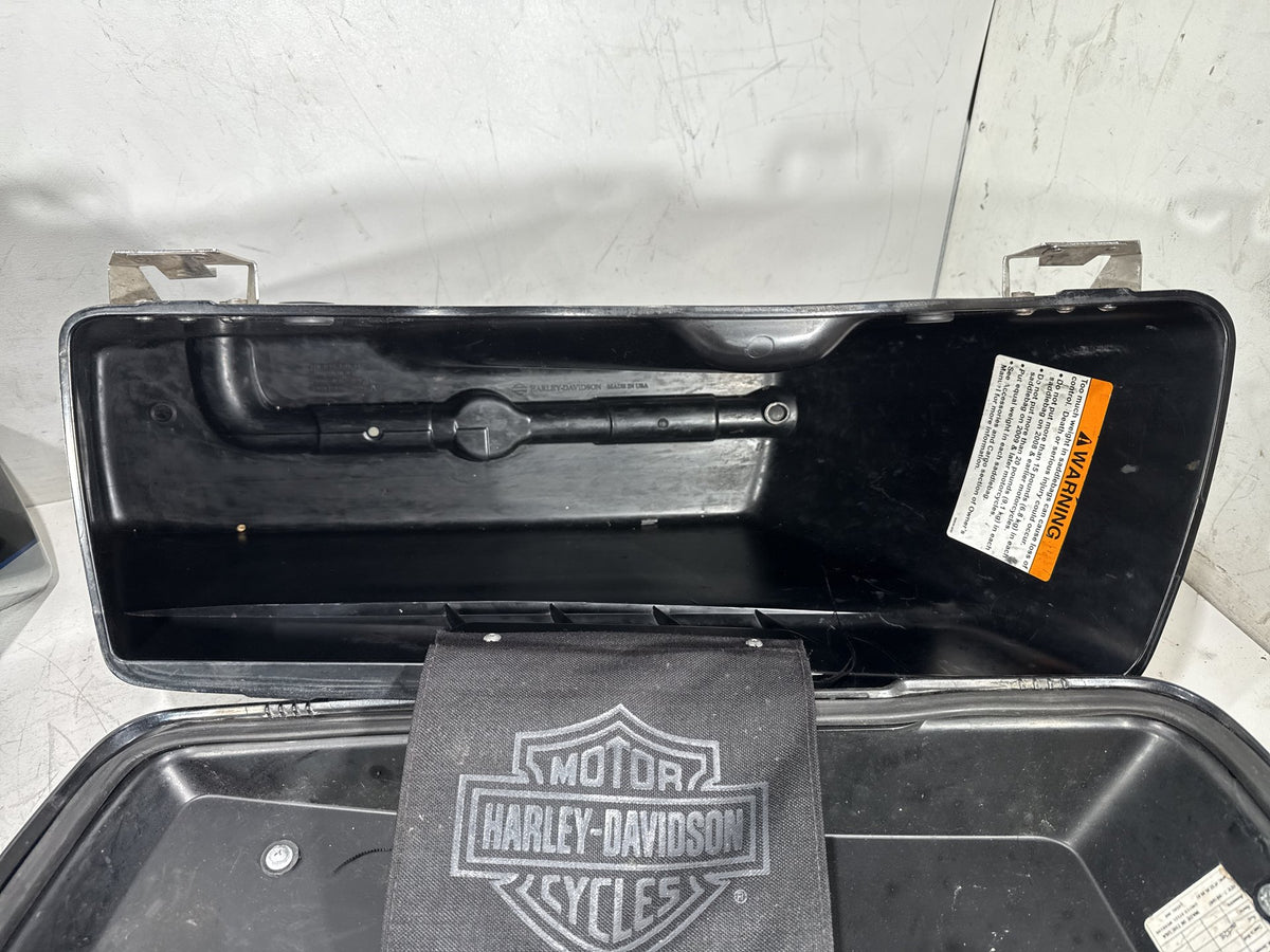 2012 Harley Electra Glide Touring Ultra OEM Left Right Saddlebags Luggage NOKey