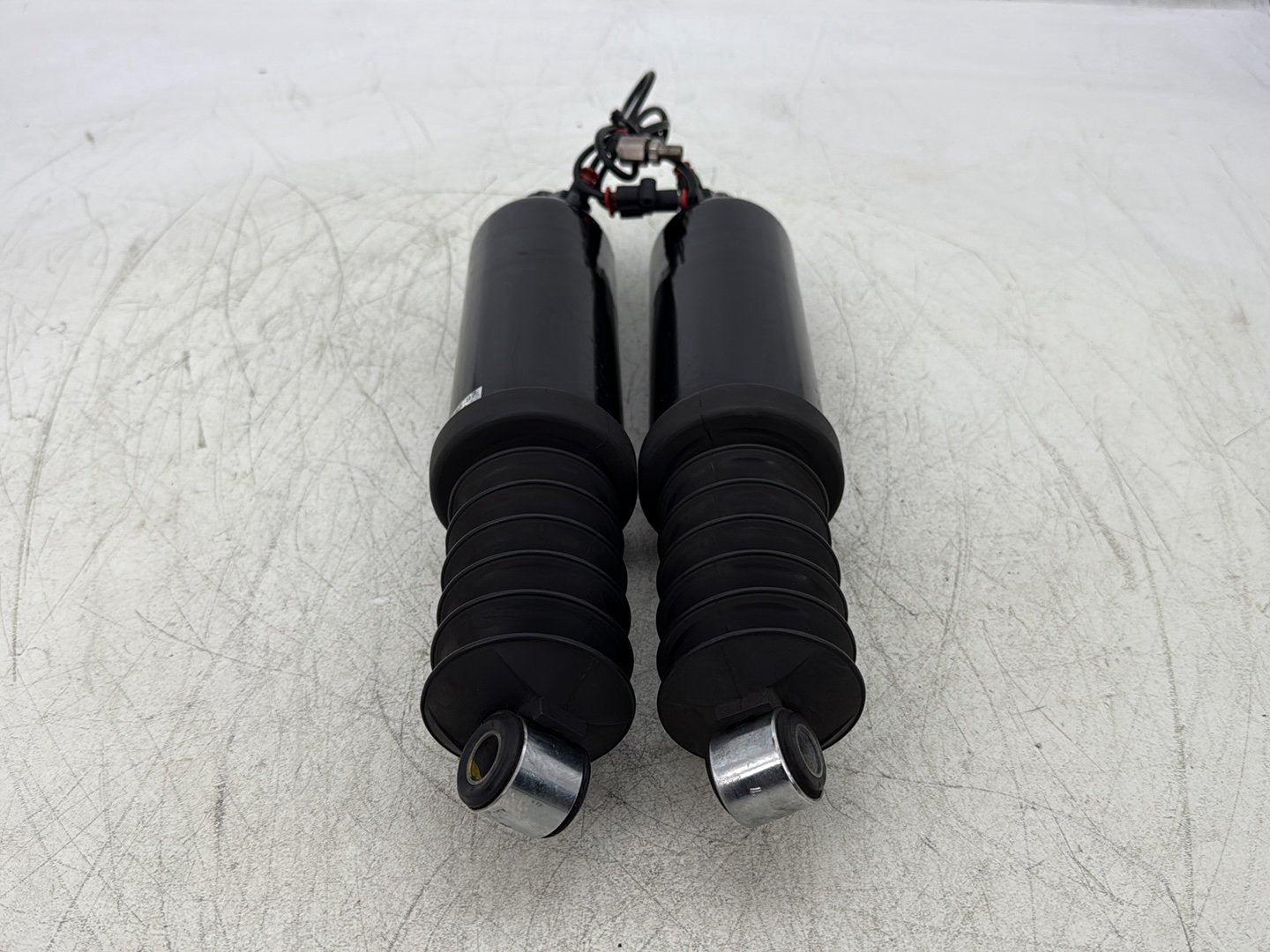 1998 Harley Touring FLHTCUI Electra Glide Ultra OEM Rear Left Right Shock Absorbers