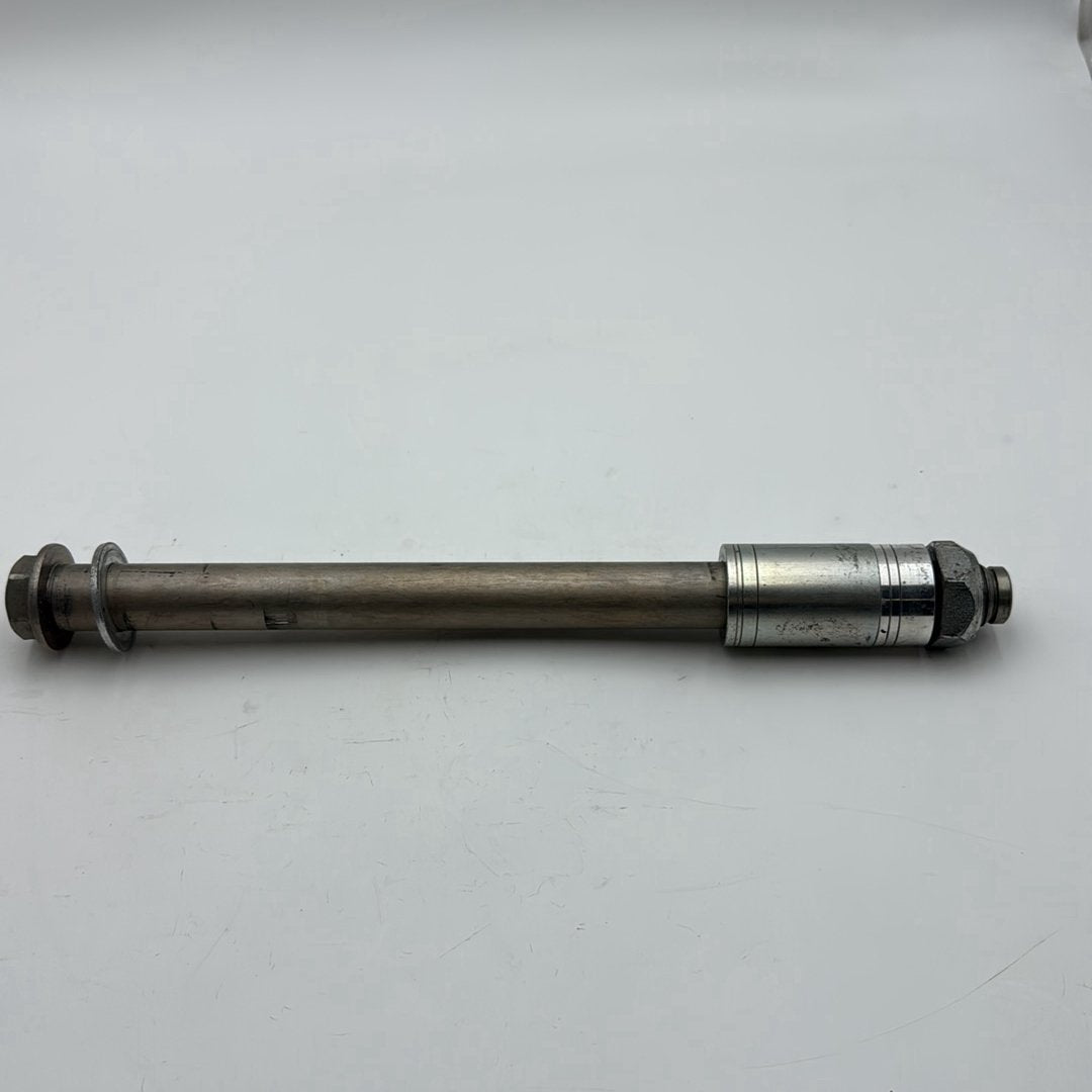 2007 - 2017 Harley-Davidson Dyna Switchback Rear Wheel Axle Bolt Shaft  	41114-08