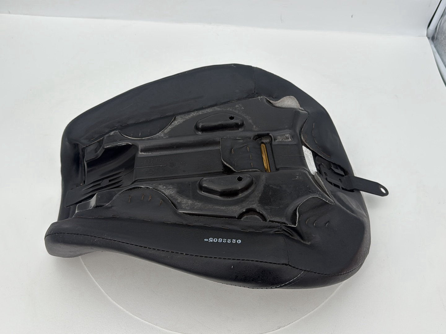 2007 - 2017 Harley-Davidson Dyna Wide Glide Rider Driver Solo Seat Pillion 51503-10