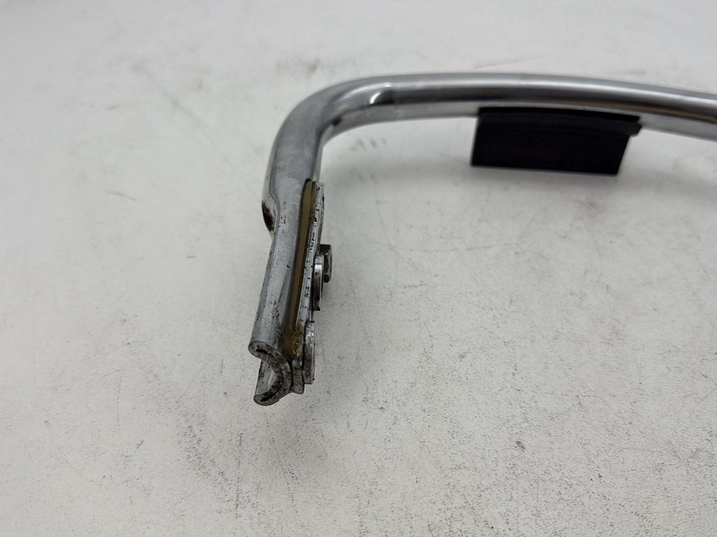 2007 Harley Street Glide Touring FLHX OEM Rear License Plate Support Bar Holder