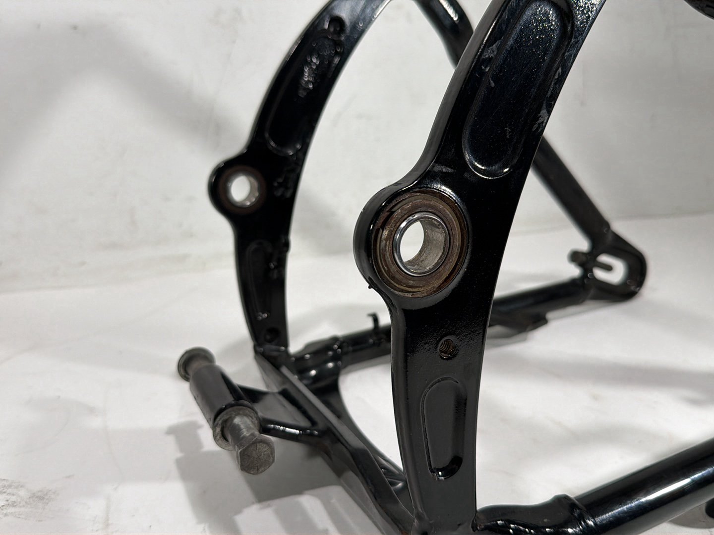 2011 Harley Heritage Softail Classic FLSTC OEM Rear Fork Swingarm Swing Arm