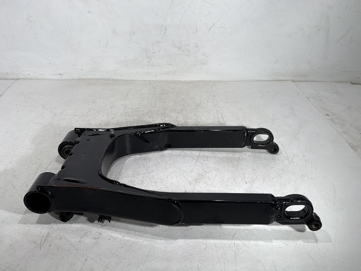 2007 Harley Electra Glide Touring Ultra OEM Rear Fork Swingarm Swing Arm