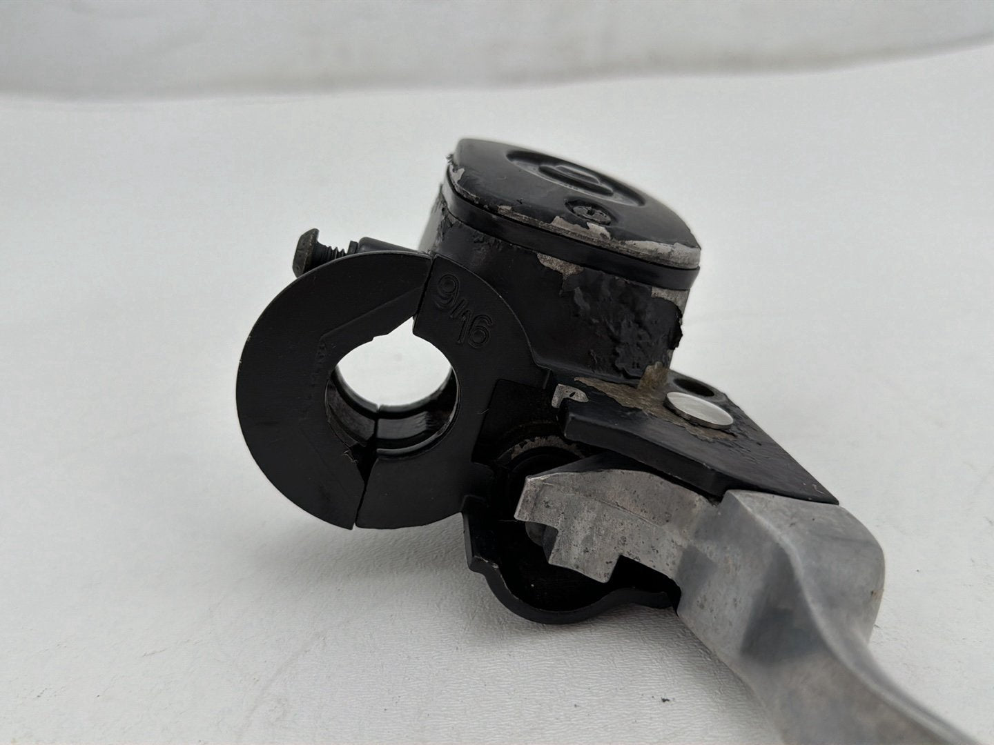 2011 Harley Heritage Softail Classic OEM Front Right Brake Lever Master Cylinder