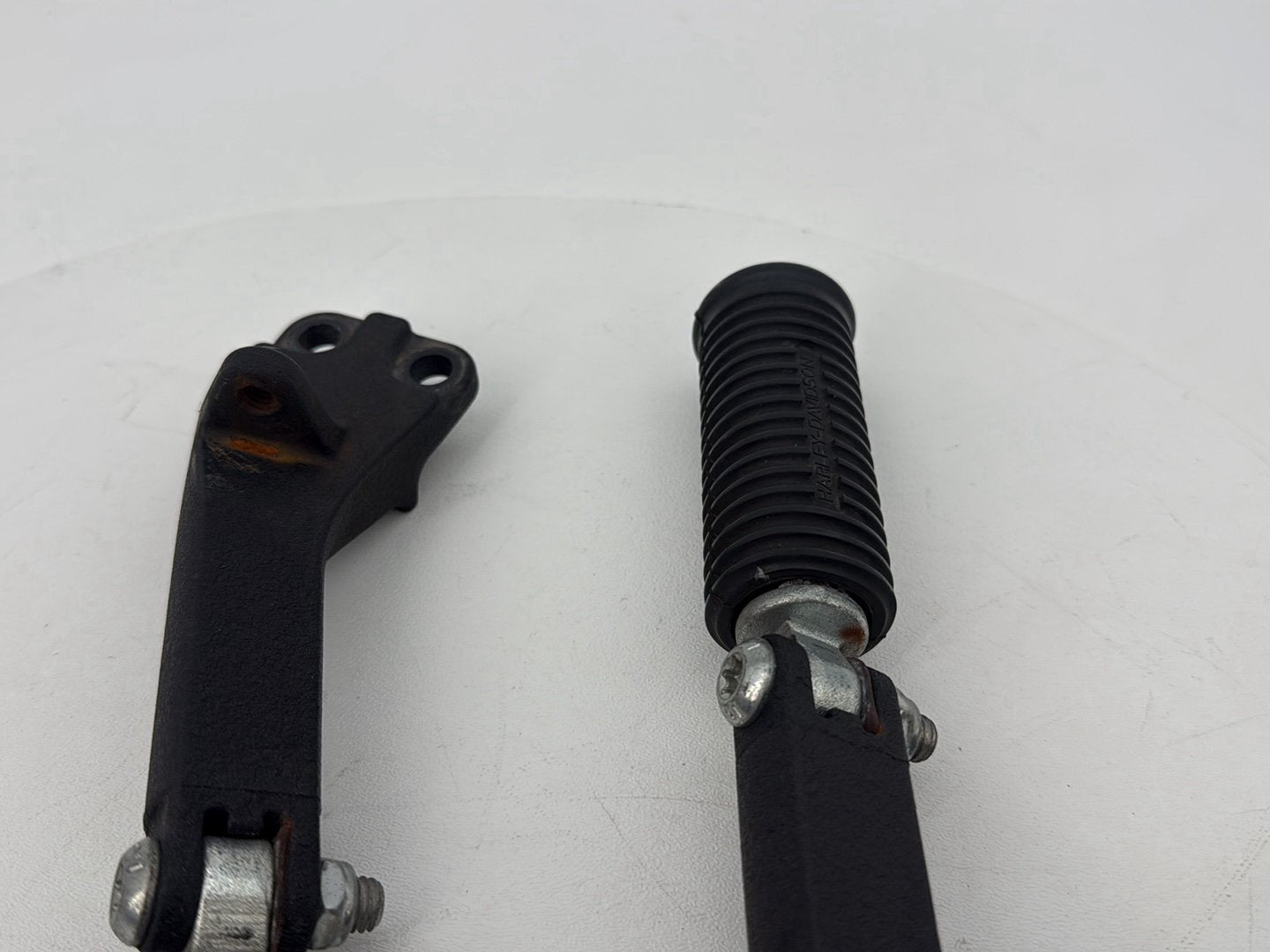 2007 - 2017 Harley-Davidson Dyna Wide Glide Passenger Left & Right Foot Pegs 49230-06