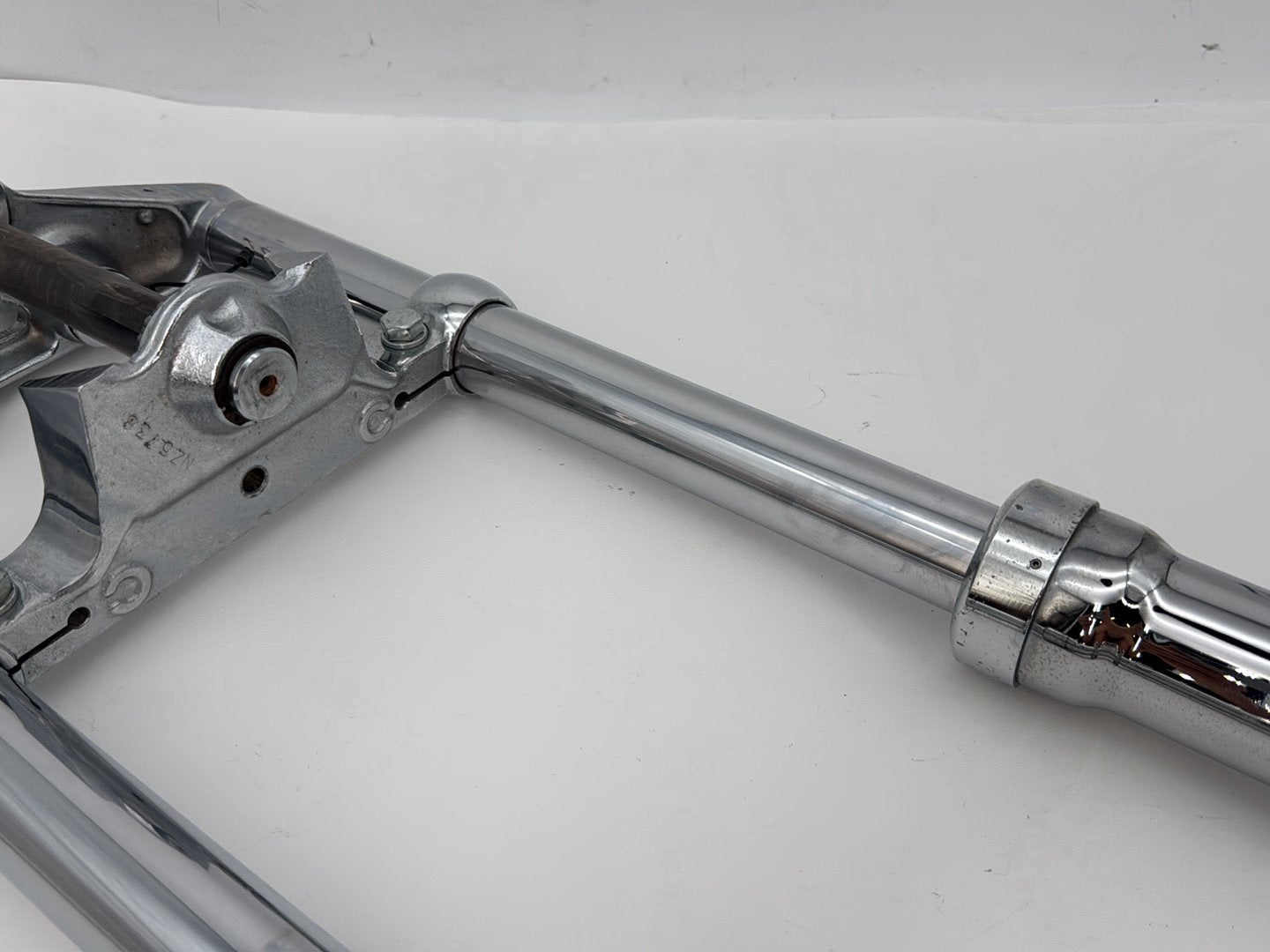 1999 - 2006 Harley-Davidson Dyna Wide Glide Front Triple Tree Set & LH RH Fork Legs Sliders 45679-92 , 45874-91