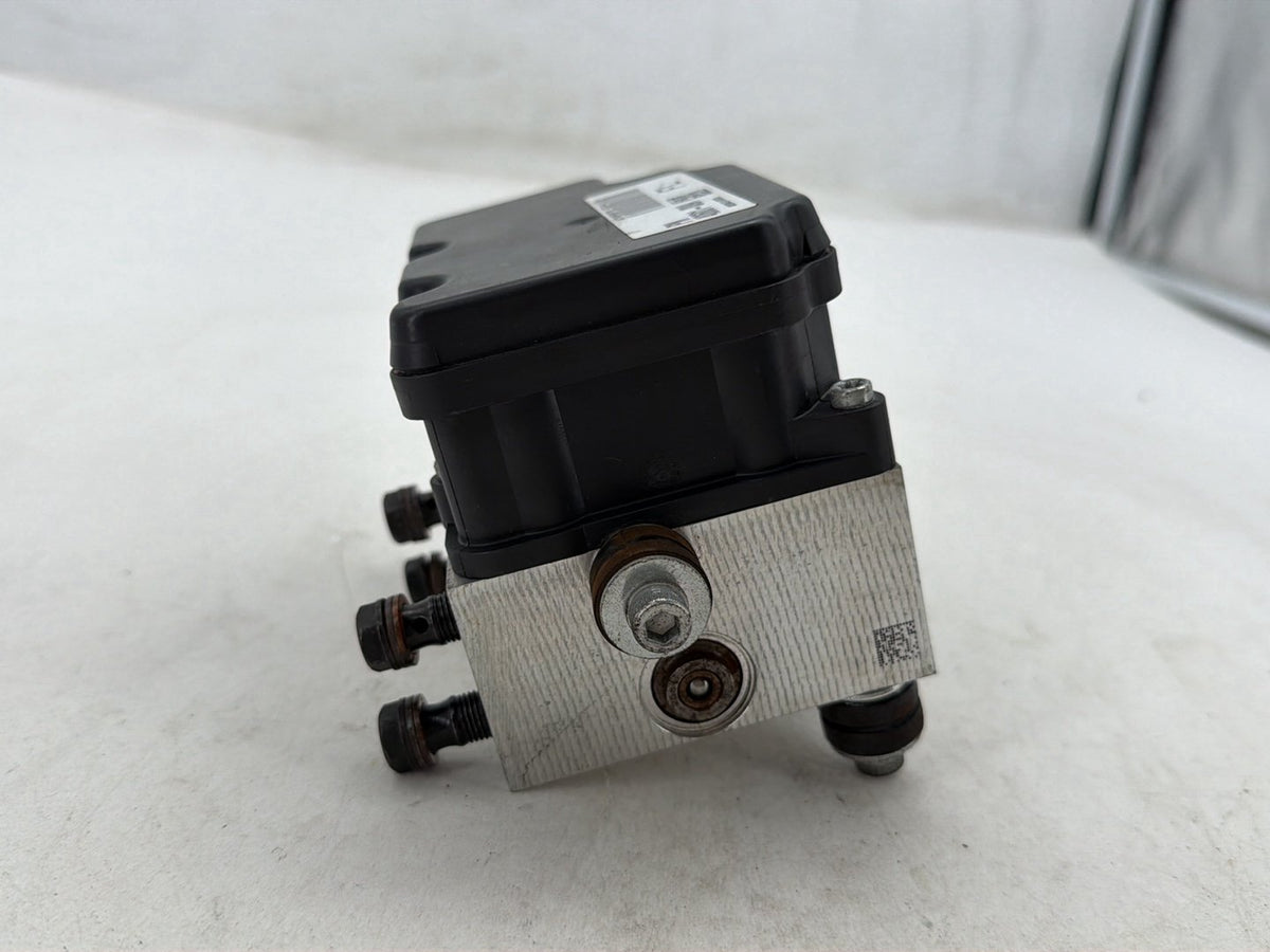 2010 Harley Street Glide Touring FLHX OEM ABS Brake Pump & Control Module