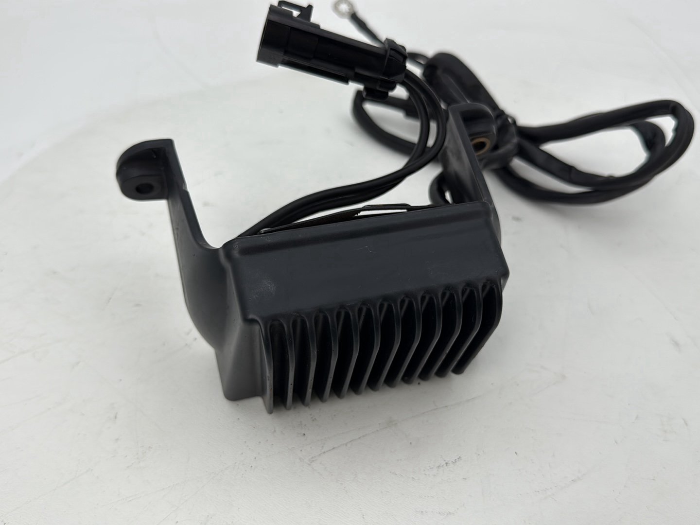 1999 - 2006 Harley-Davidson Touring CVO Screamin Eagle Road King Voltage Regulator Rectifier   	74505-02