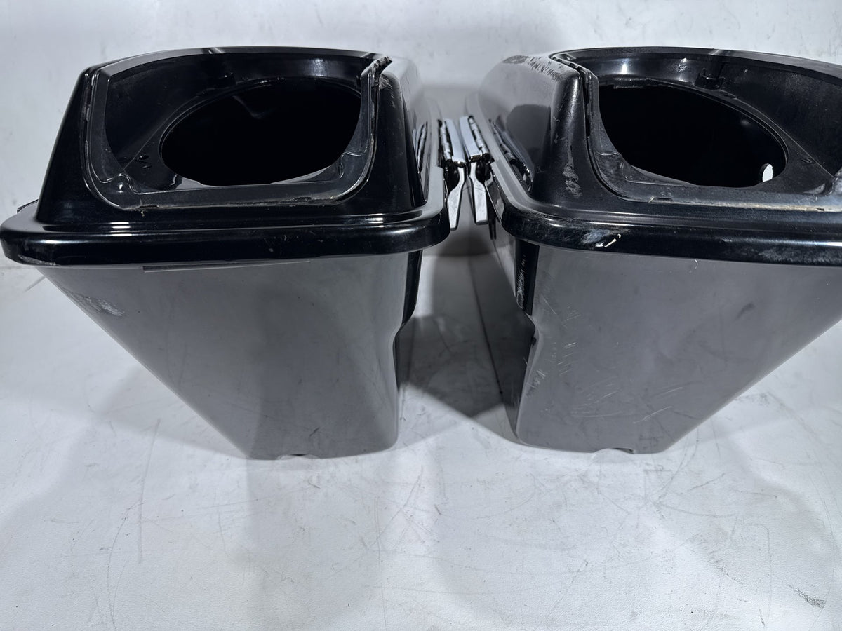 2006 Harley Road King Touring Custom OEM Left Right Saddlebags Luggage NOKey
