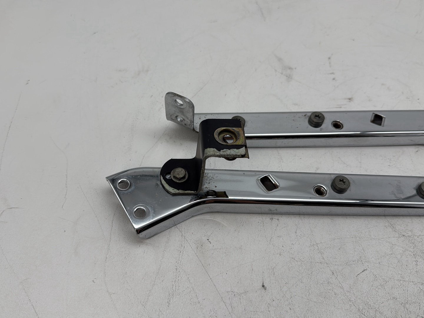2006 Harley Touring FLHTCI Electra Glide Classic OEM Rear Left & Right Fender Support Bracket