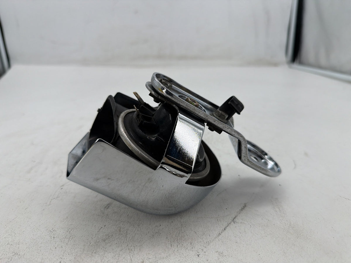 2002 Harley Electra Glide Touring Classic OEM Horn Signal Klaxon Chrome Cover