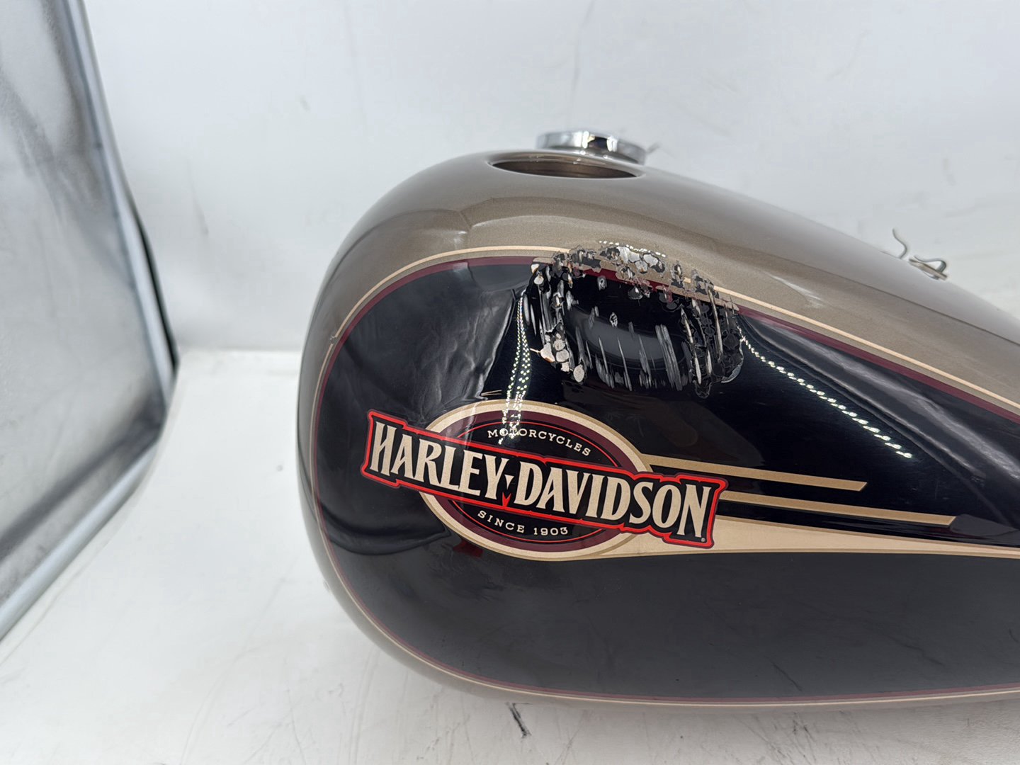 2005 Harley Heritage Softail Classic OEM Fuel Gas Tank Gasoline Reservoir DENTED