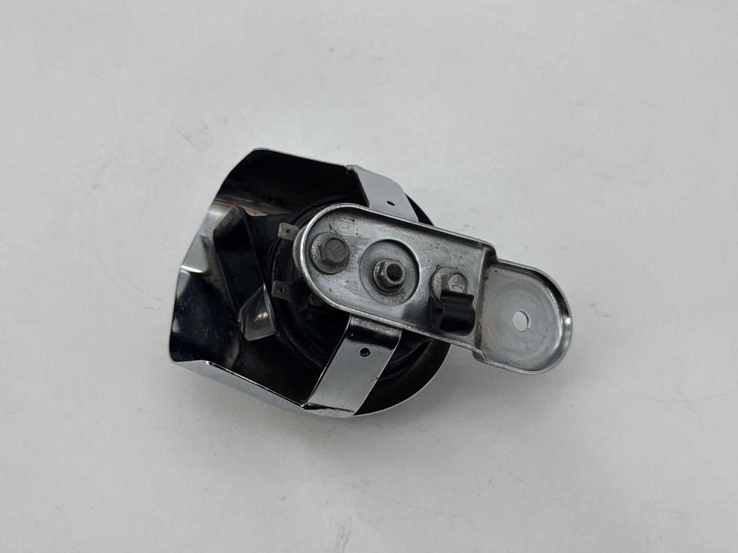 2007 - 2012 Harley-Davidson Touring Road Glide Horn Signal Klaxon Chrome Cover 69012-93A
