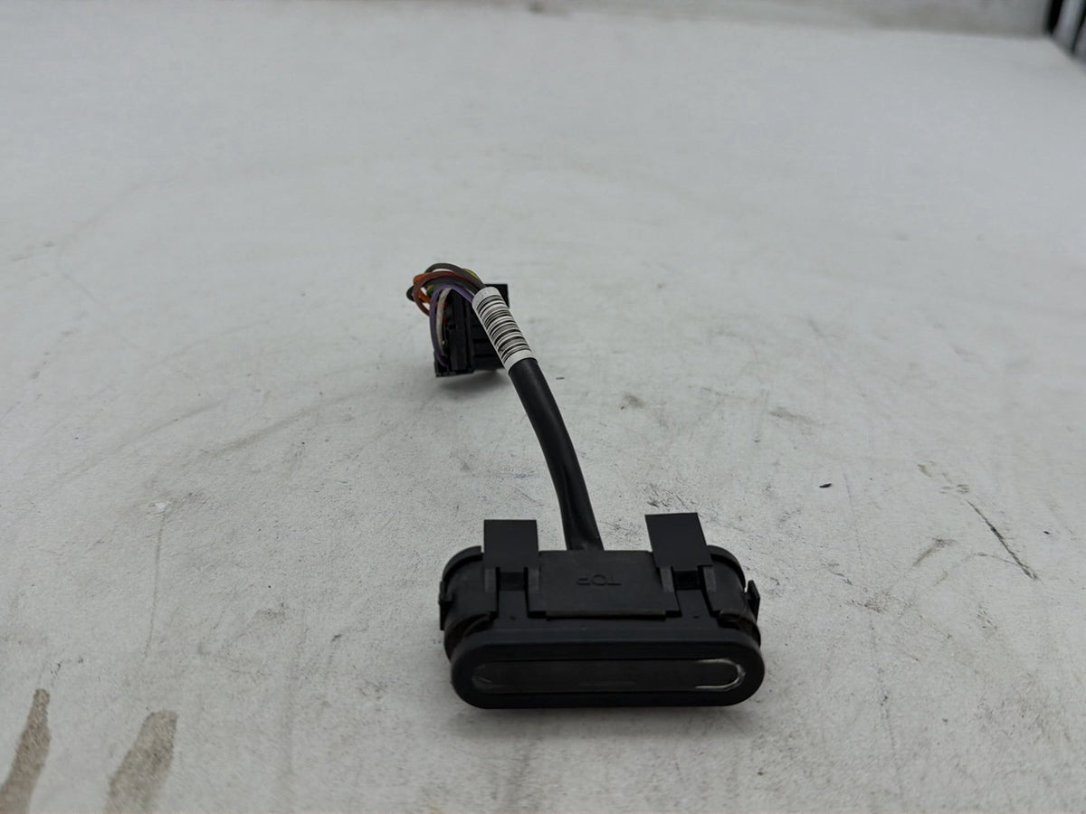 10 Harley Street Glide Touring FLHX OEM Dash Indicator Lamp Wire Plug 68789-96A