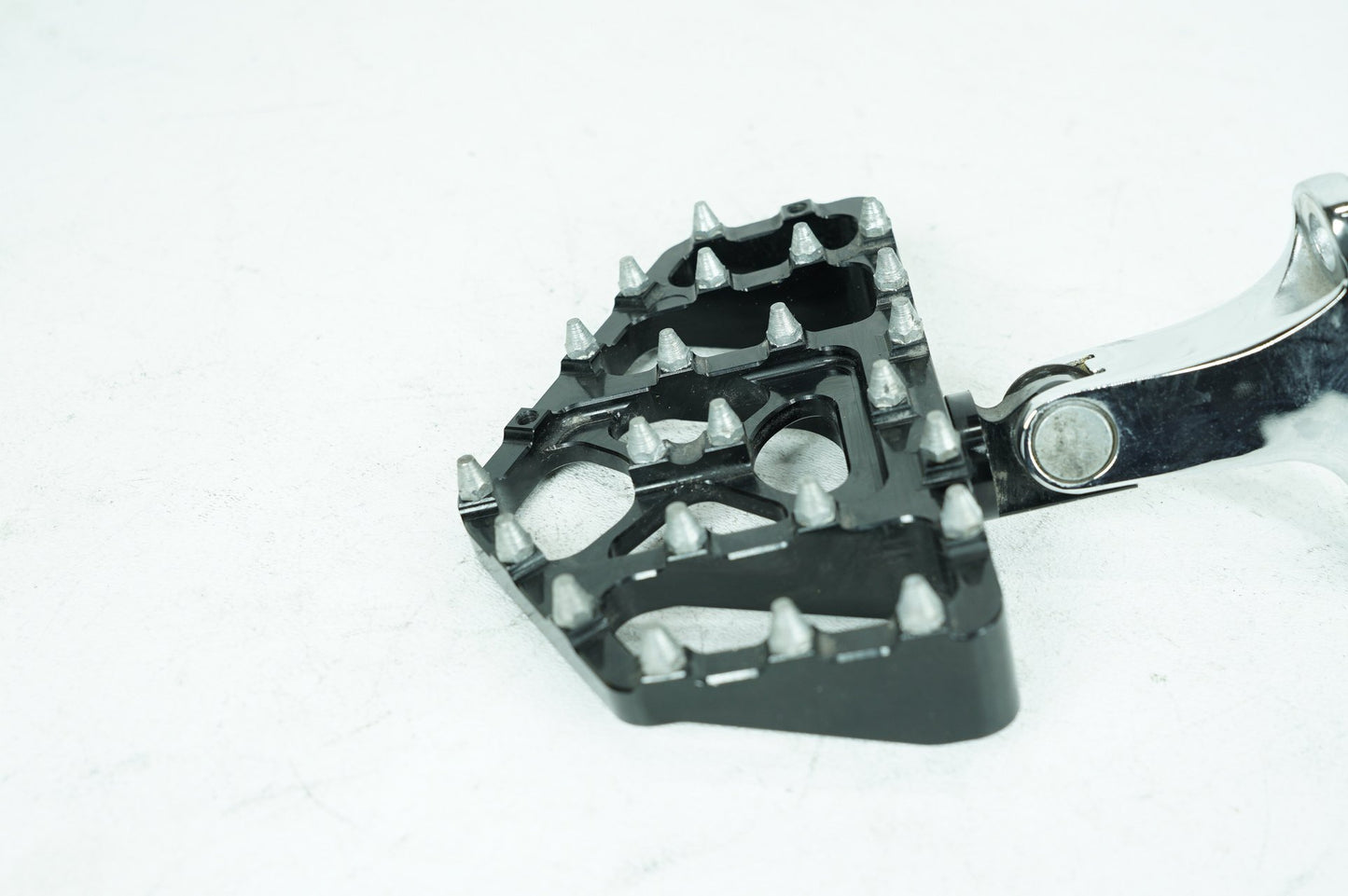 2008 - 2016 Harley-Davidson Touring Street Glide 1 Passenger Floorboard Foot Rest 52719-10