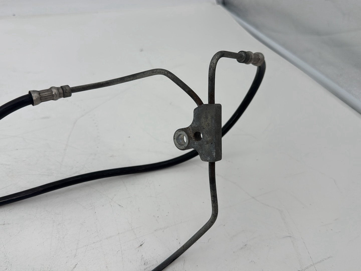 2008 Harley Touring FLHT Electra Glide OEM Front Brake Hose Line Pipe NON-abs