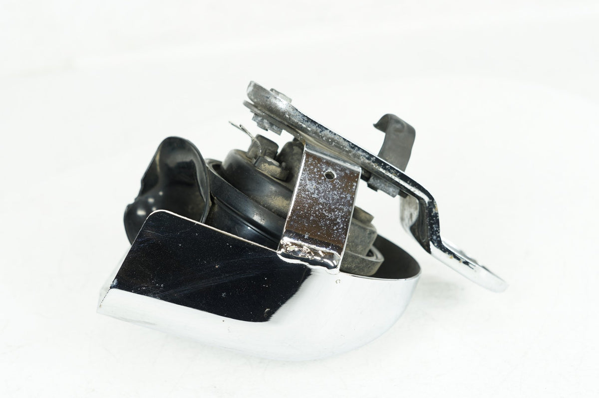 2004 Harley Dyna FXDLI Low Rider OEM Horn Signal Klaxon Chrome Cover