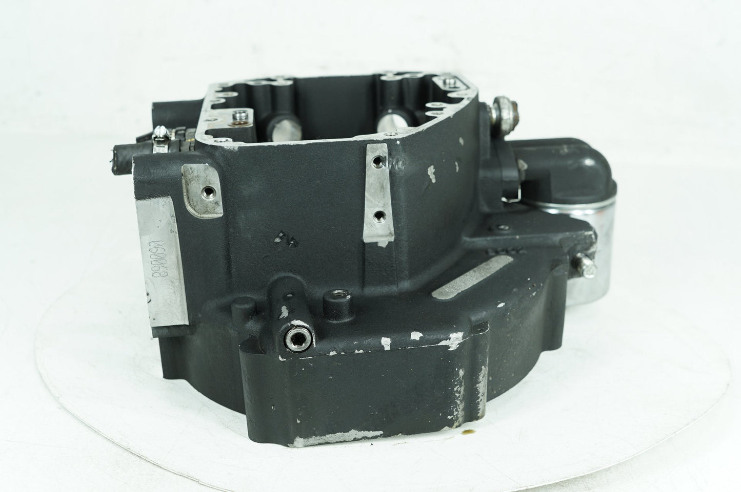 1999 - 2006 Harley-Davidson Touring Road King Crankcase Shaft Engine Motor Cover 24630-99