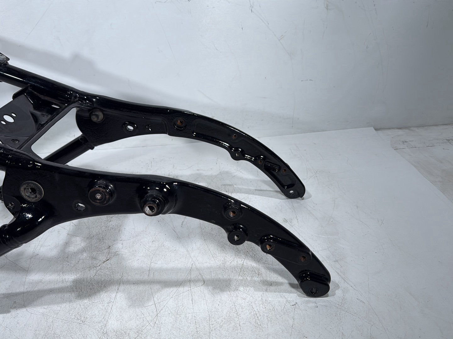 2011 Harley Street Glide Touring FLHX OEM Rear Back Sub Frame Rail Bar 48079-09BHP