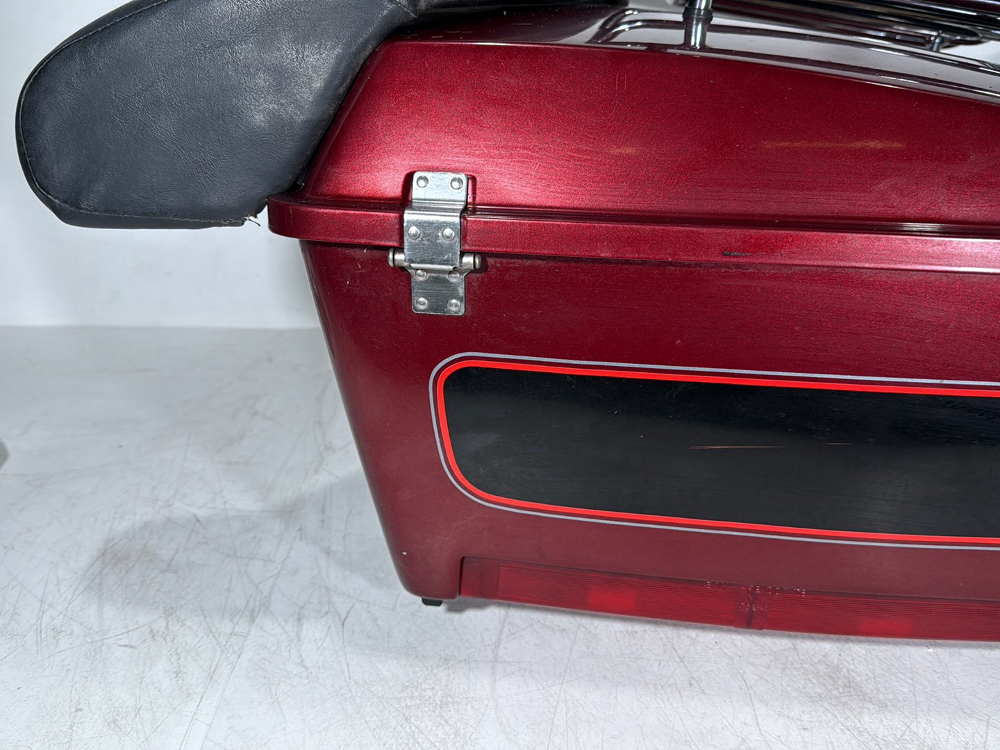 1999 - 2006 Harley-Davidson Touring Electra Glide Classic Pass Backrest Tour Pak Luggage NOKey