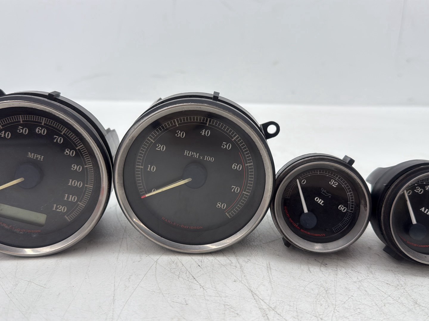 2007 Harley Touring FLHTCU Electra Glide Ultra OEM Air Oil Volt Fuel Tacho Speedo Gauges