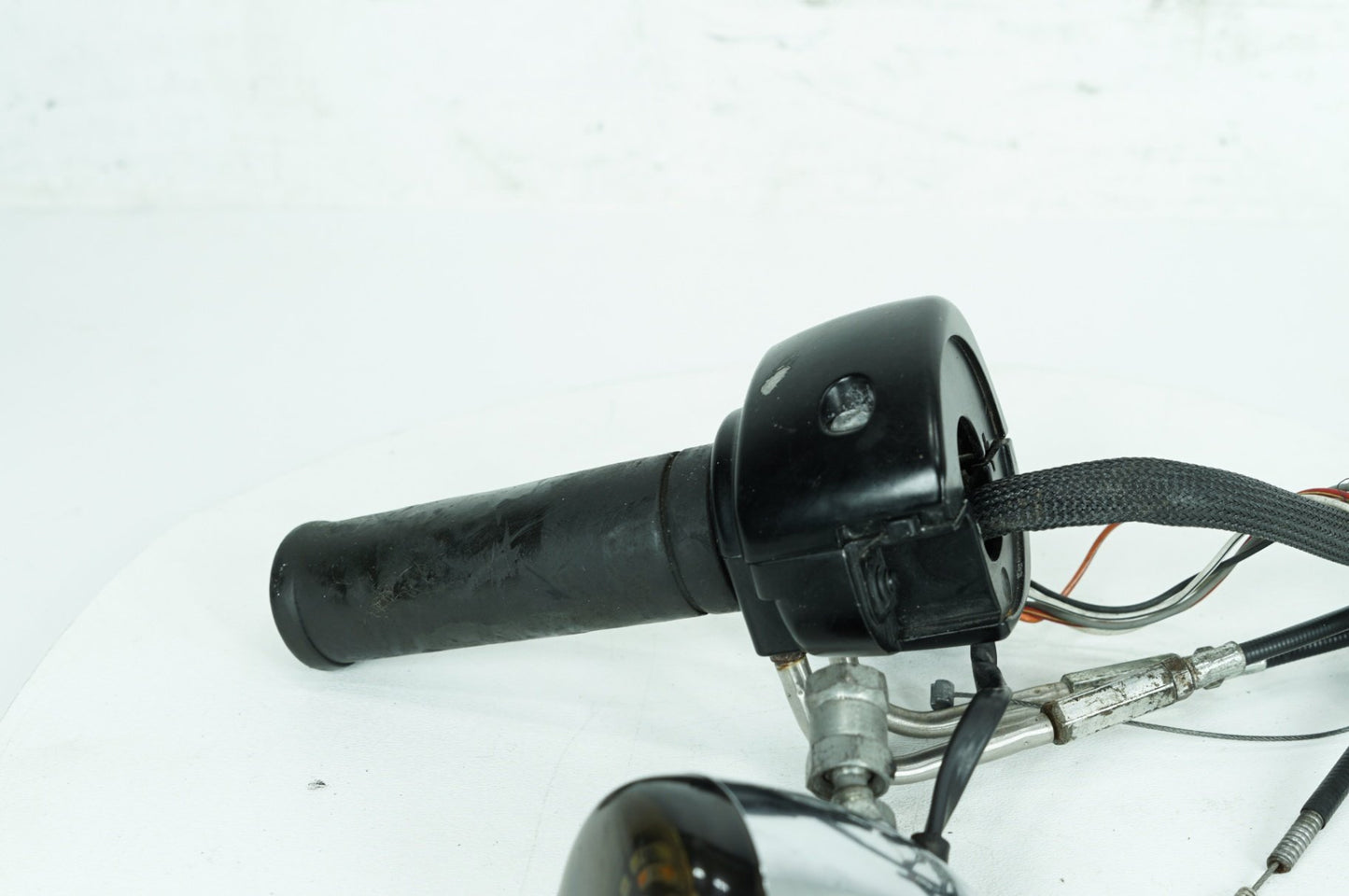 2007 - 2016 Harley-Davidson Dyna Super Glide Custom Right Engine Start Kill Switches Controls 71684-06