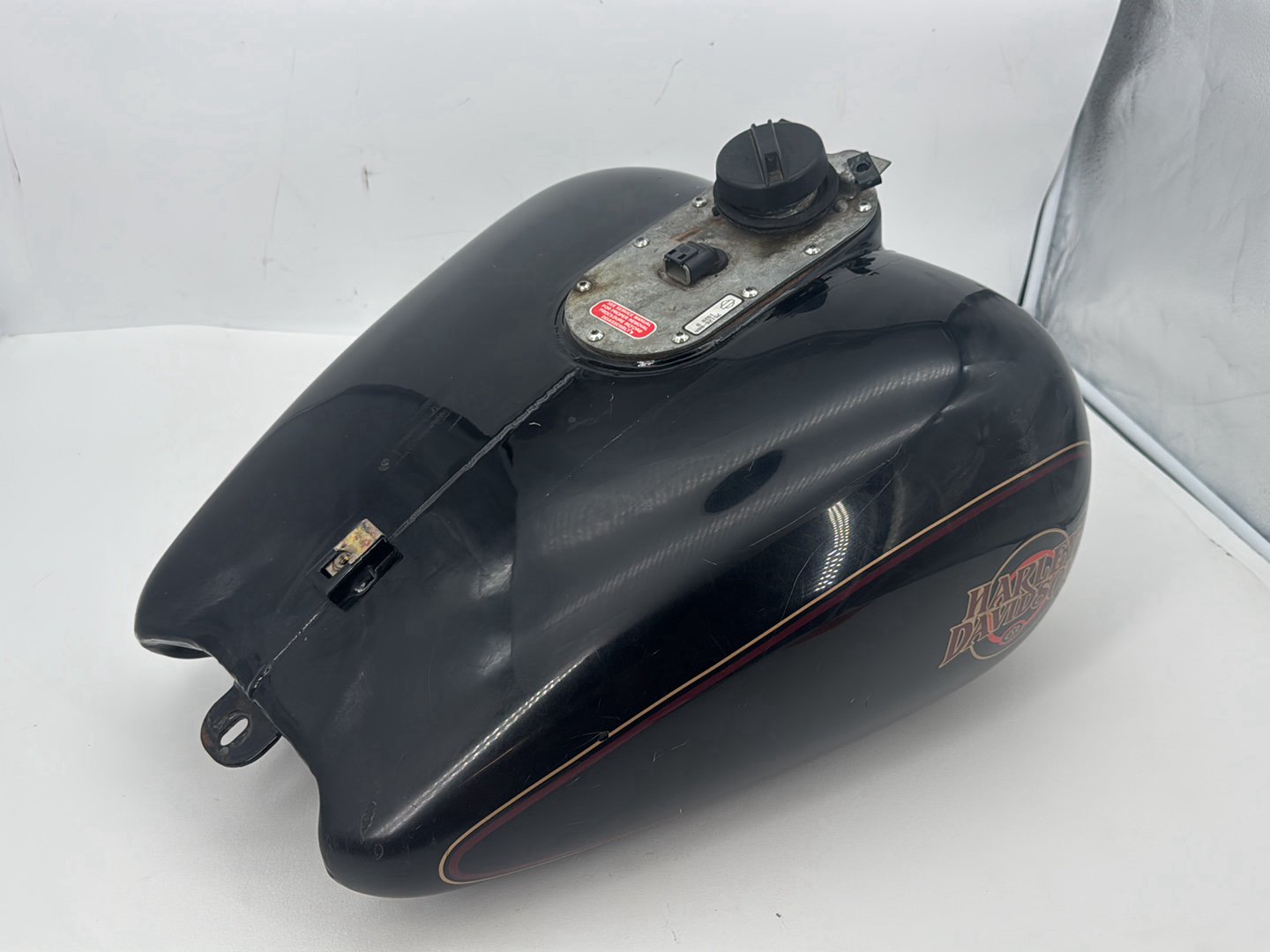 1999 - 2006 Harley-Davidson Touring Electra Glide Classic Fuel Gas Tank Gasoline Reservoir 61356-00