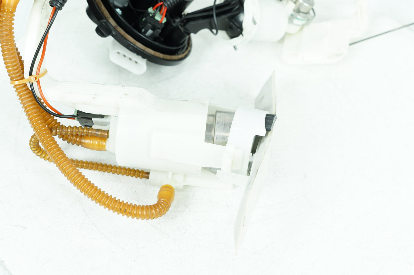 2008 - 2016 Harley-Davidson Touring Electra Glide Classic Gas Gasoline Fuel Petrol Pump Sending  	62908-08