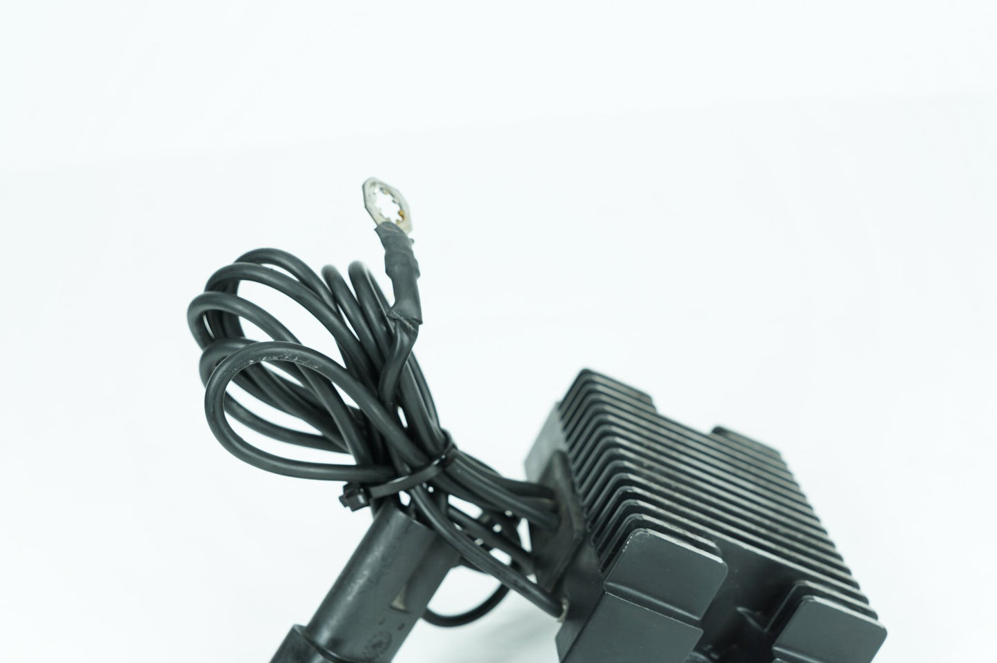 1999 - 2006 Harley-Davidson Dyna Wide Glide Voltage Regulator Rectifier   	74518-99A