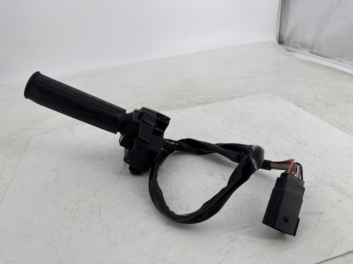 2013 Harley Street Glide Touring OEM Right Engine Start Kill Switches Controls