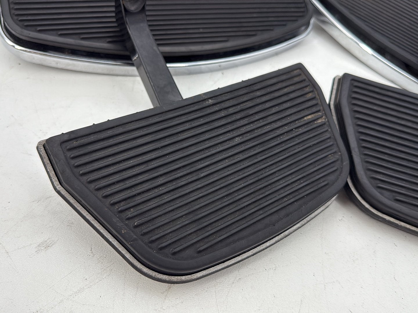 2011 Harley Electra Glide OEM Left Right Driver &amp; Pass Floorboard Foot Rest