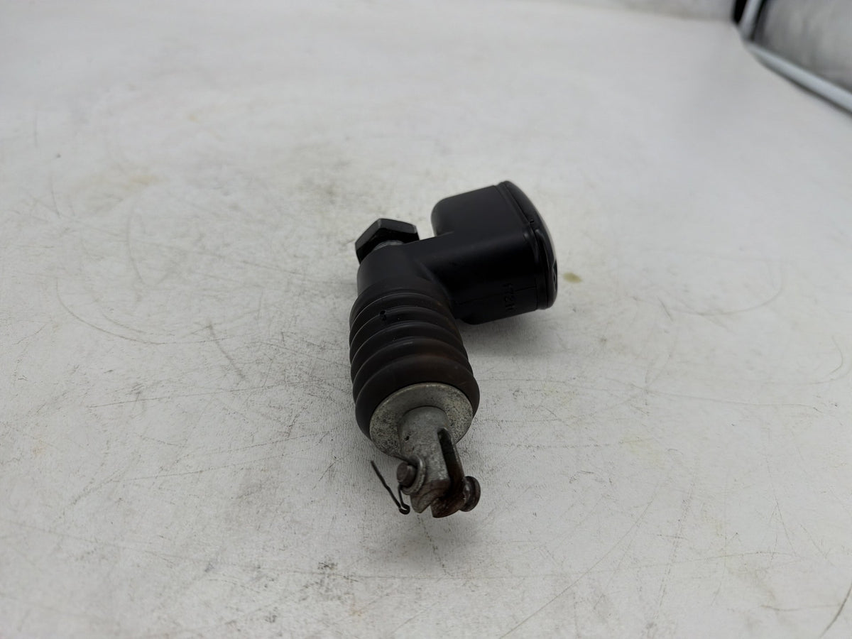 2001 Harley Softail Deuce FXSTD OEM Rear Brake Master Cylinder Reservoir