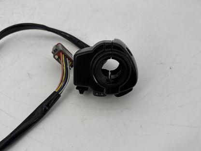 1999 - 2006 Harley-Davidson Touring Electra Glide Classic Left Turn Signal Headlight Switches Controls 71685-06A