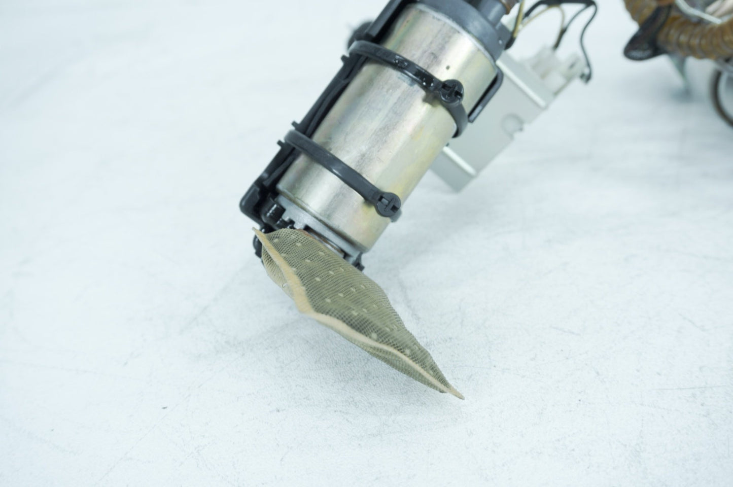 2007 - 2011 Harley-Davidson Touring CVO Electra Screamin Eagle Fuel Pump Gas Gasoline Petrol Sending 75126-06A