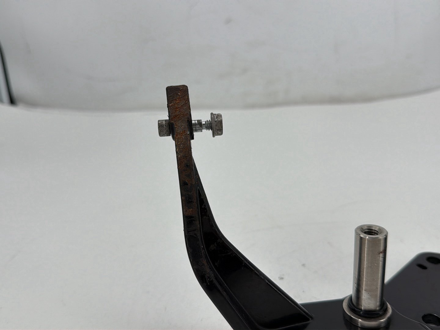 2011 Harley Heritage Softail Classic FLSTC OEM Right 1 Footboard Mount Bracket