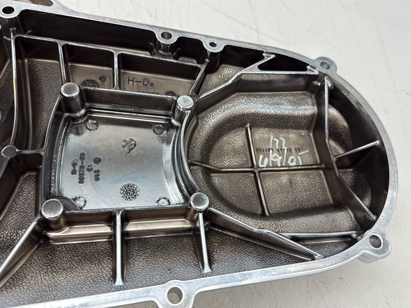 2005 Harley Electra Glide Touring Ultra FLHTCUI OEM Outer Primary Clutch Cover
