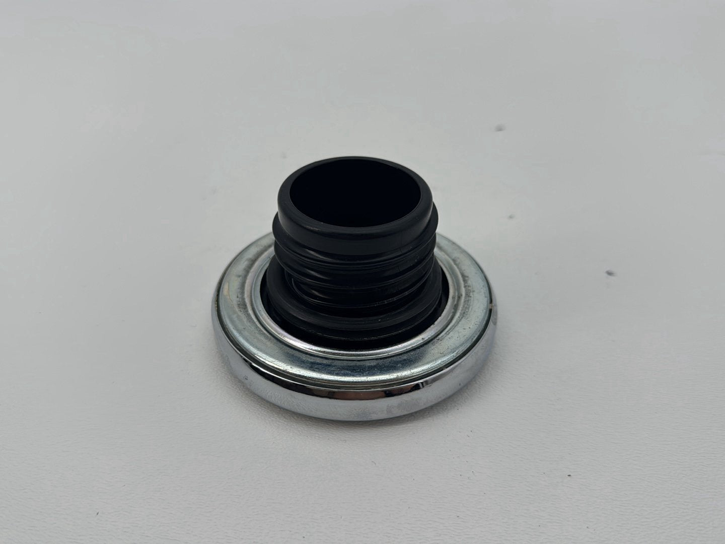 1999 - 2006 Harley-Davidson Dyna Wide Glide Fuel Gas Tank Cap Bushing Hub 62803-97A