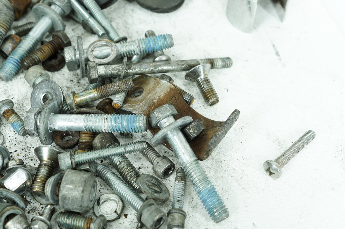 2009 Harley-Davidson Dyna FXDC - Hardware Bolts Nuts & Brackets