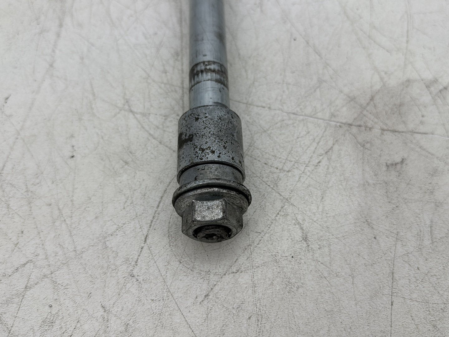 2006 Harley Sportster XL883L 883 Low OEM Rear Wheel Axle Bolt Shaft 41176-05