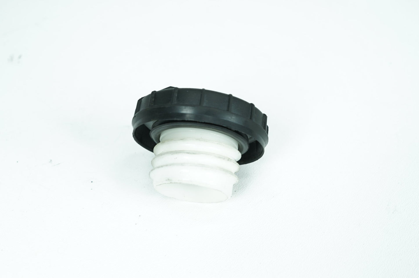 1999 - 2006 Harley-Davidson Touring Electra Glide Ultra Fuel Gas Tank Cap Bushing Hub 61274-92