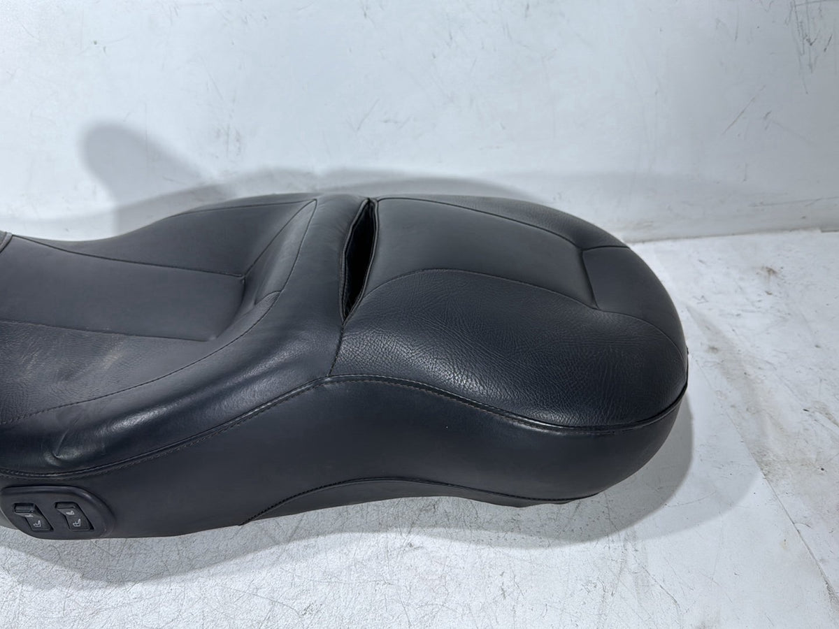 2010 Harley Electra Glide Touring Ultra OEM Passenger Rider Driver Seat Saddle