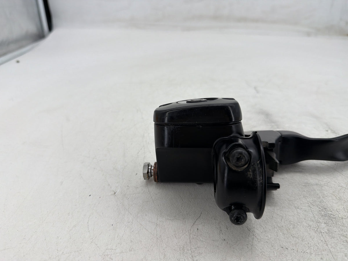 2017 Harley Dyna Street Bob Front Right Brake Lever Master Cylinder 9/16" bore