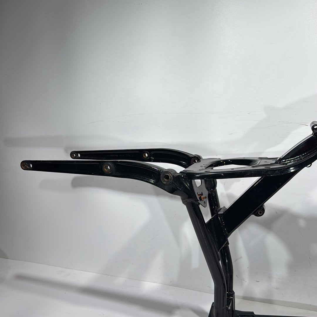 2007 - 2012 Harley-Davidson Dyna Street Bob Body Main Frame Chassis SLVG 	47463-06BHP