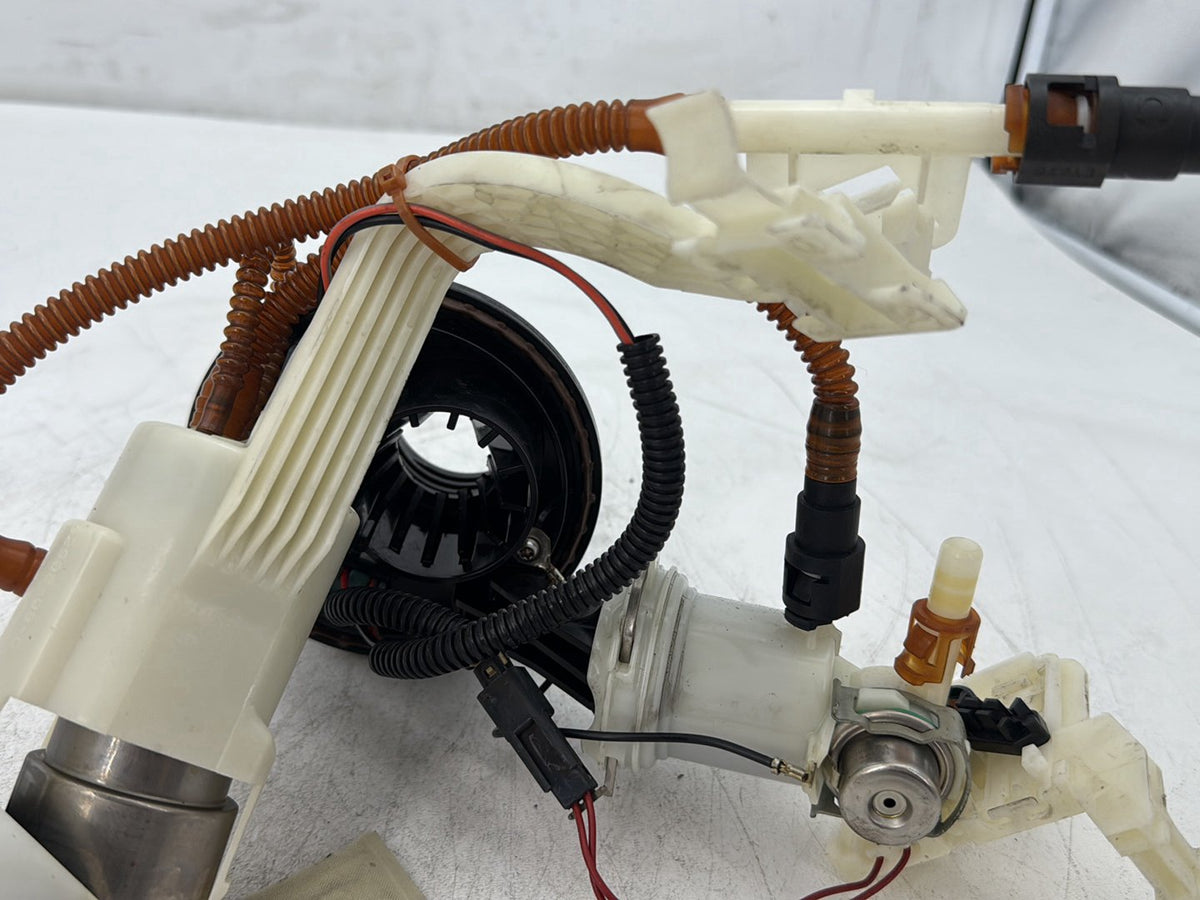 13 Harley Electra Glide Touring Ultra OEM Fuel Pump Gas Gasoline Petrol Sending